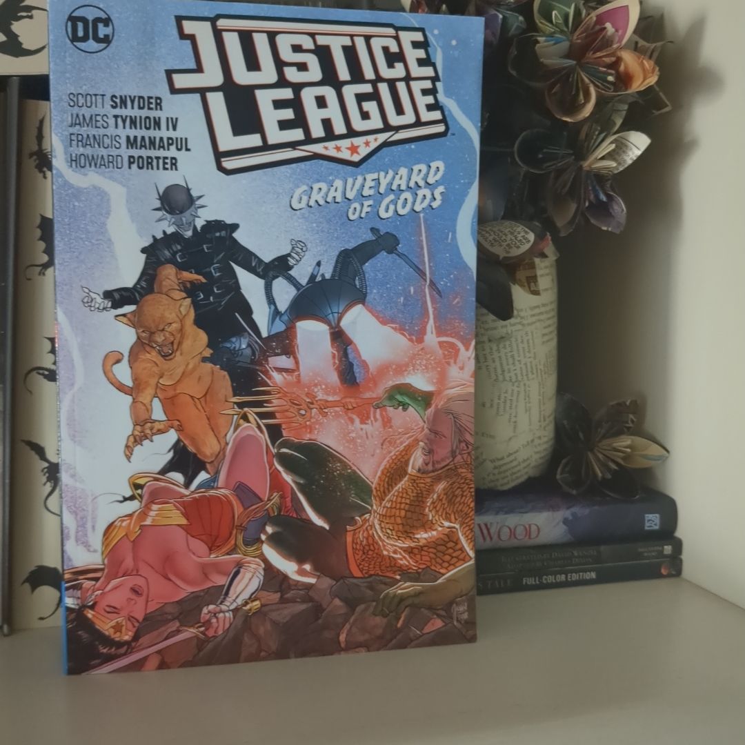 Justice League Vol. 2: Graveyard of Gods
