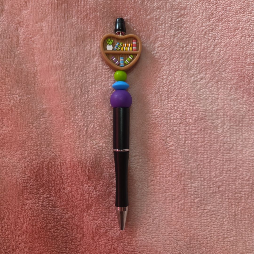 Bookshelf Heart Pen