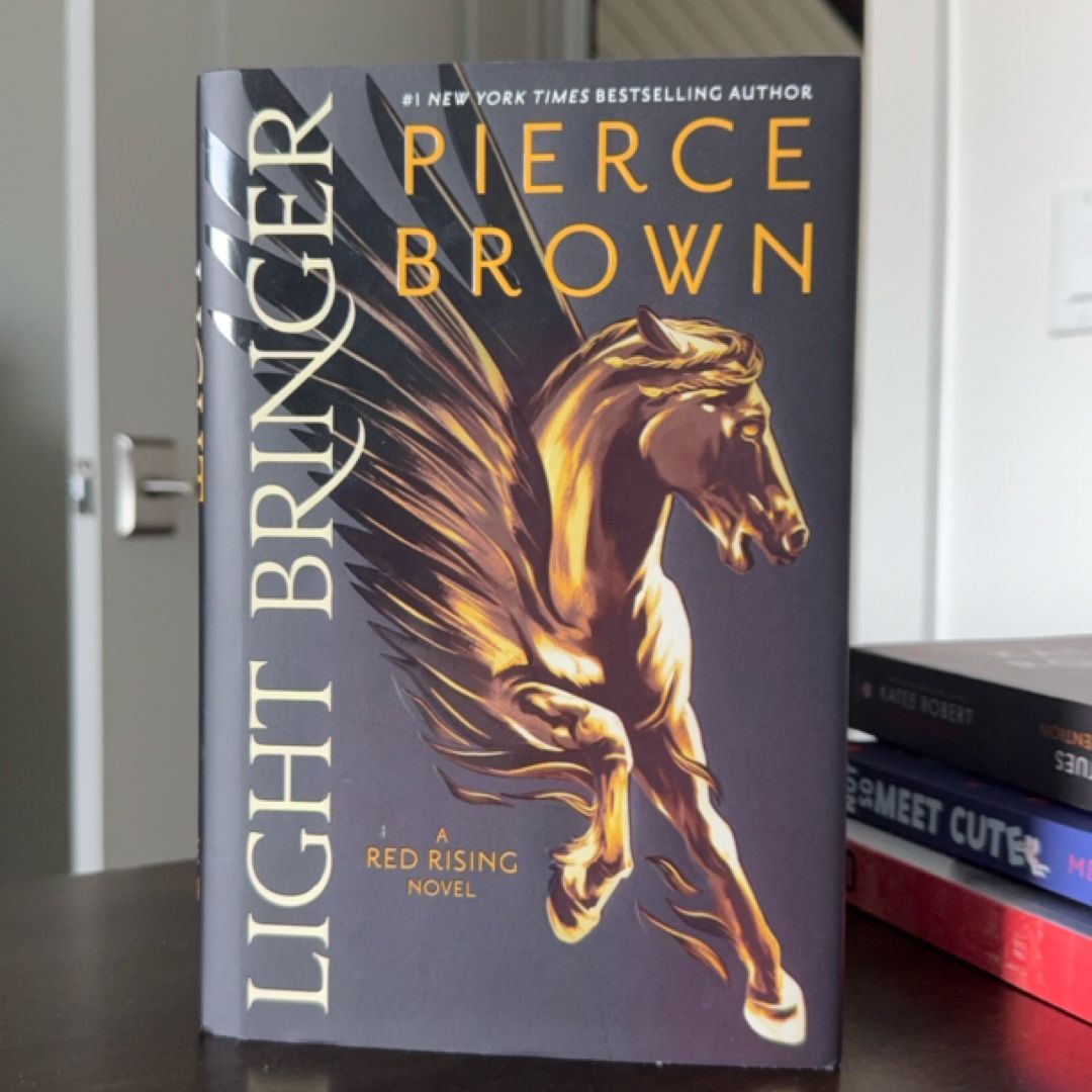 Light Bringer *Special Edition* by Pierce | PangoBooks