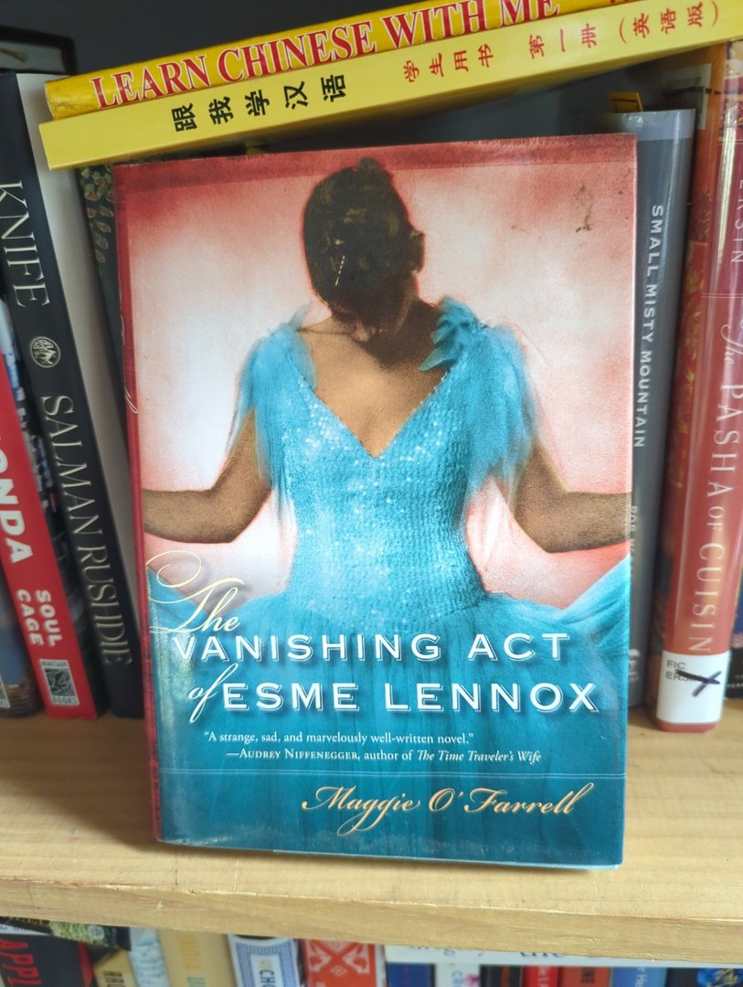 The Vanishing Act of Esme Lennox