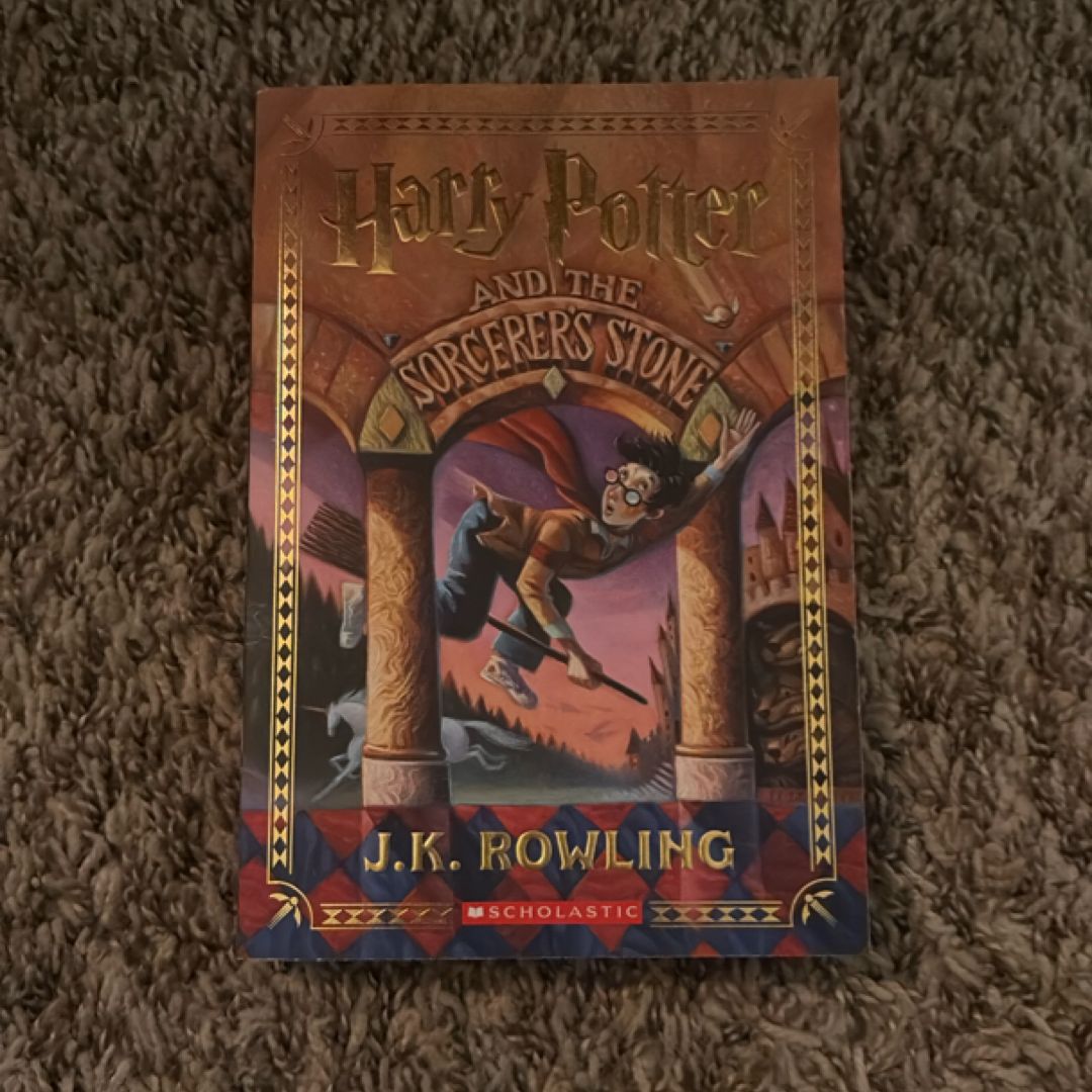 Harry Potter and the Sorcerer's Stone (Stenciled Edges) (Harry Potter, Book 1)