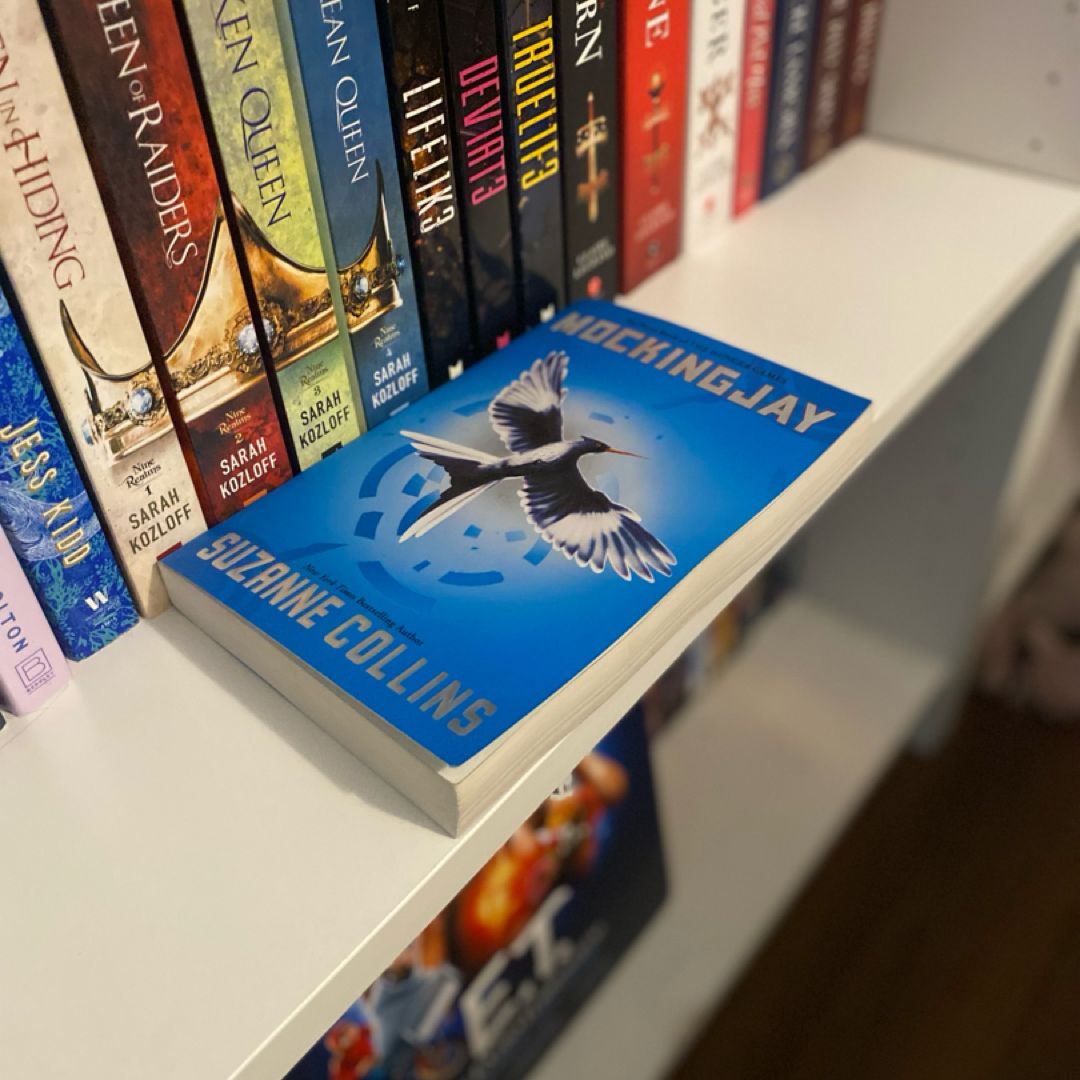 Mockingjay by Suzanne Collins, Paperback | Pangobooks