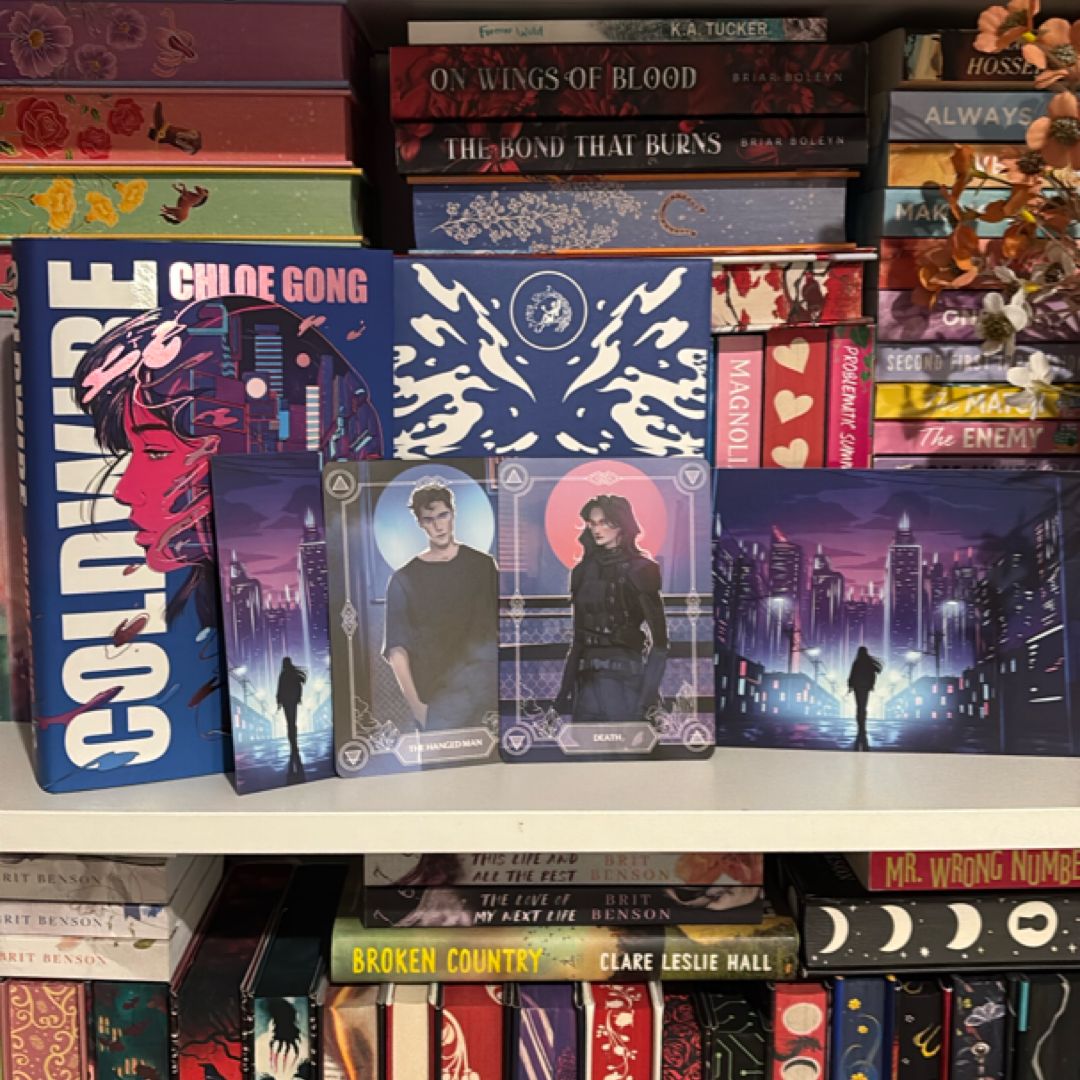 Coldwire - Fairyloot Edition (With Overlay, Tarot Cards, Bookmark, Card, two sided cover and extra bonus contents!)