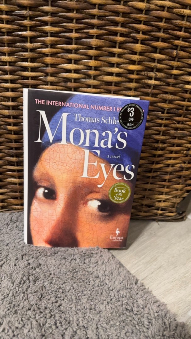 Mona's Eyes