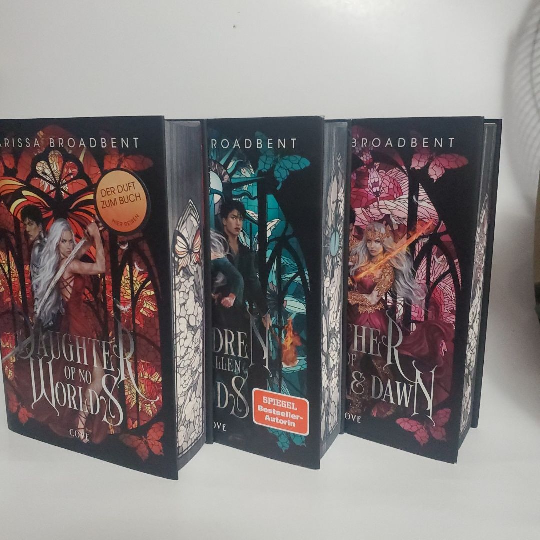 Daughter of No Worlds (War of Lost Hearts 1)