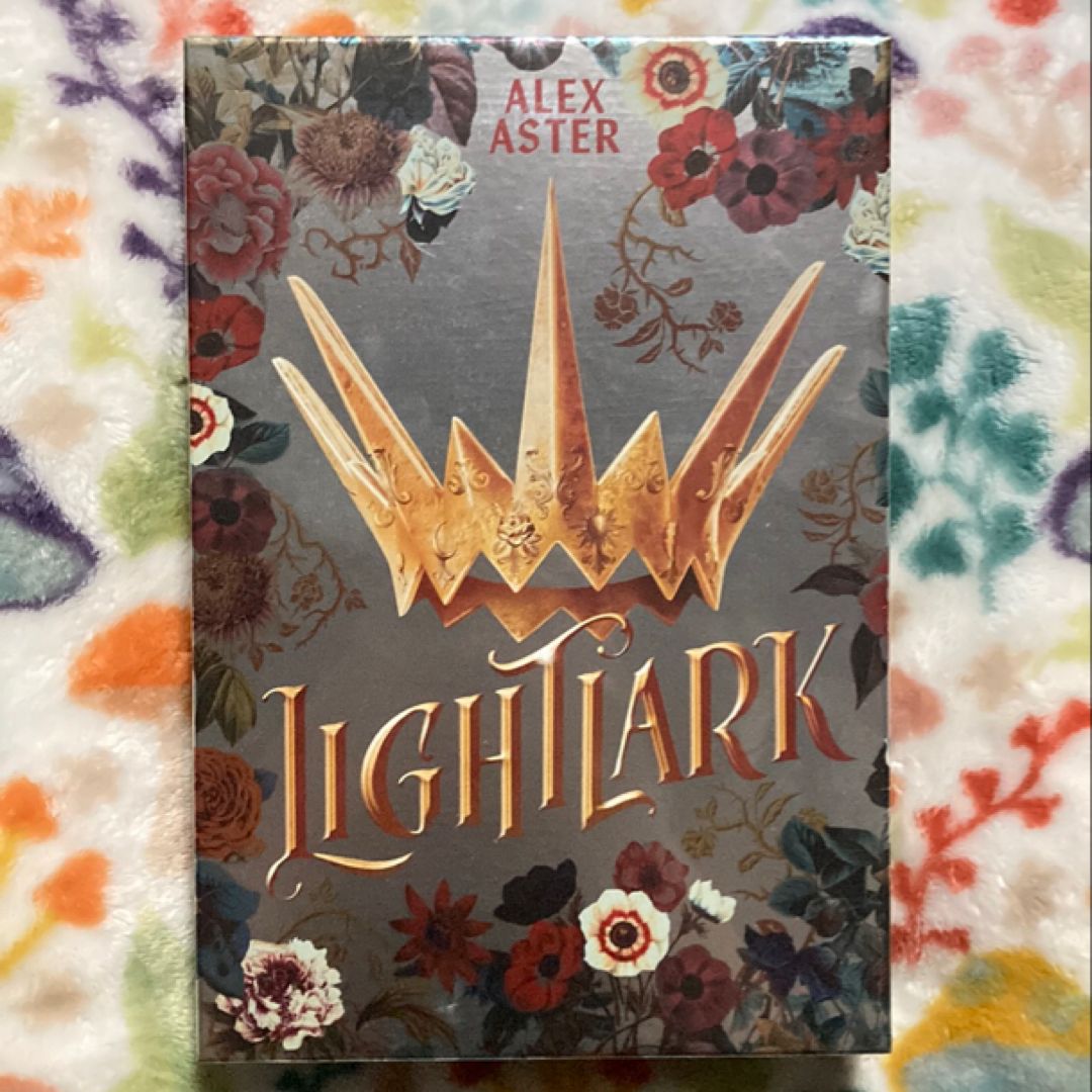 Lightlark: Collector's Edition (the Lightlark Saga Book 1)