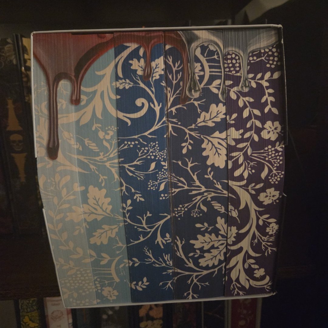 Red Queen 10th Anniversary Deluxe 5-Book Box Set with Stenciled Edges