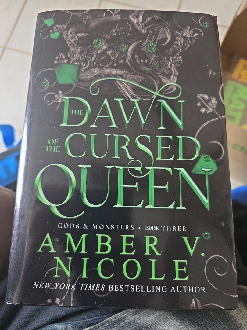 Dawn of the Cursed Queen: Deluxe Special Edition