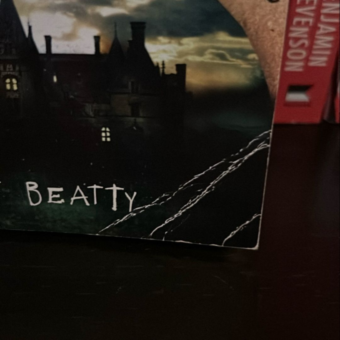 Serafina and the Black Cloak (the Serafina Series Book 1)