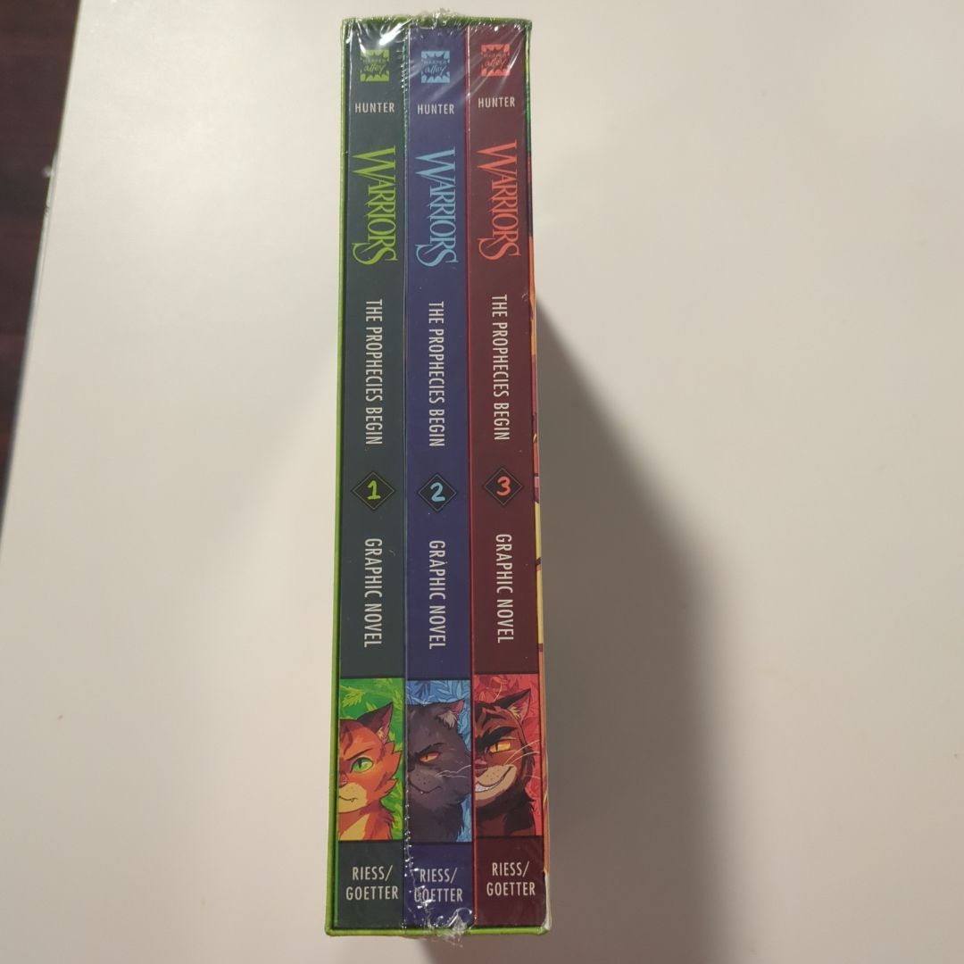 The Warriors Graphic Novel Box Set: the Prophecies Begin
