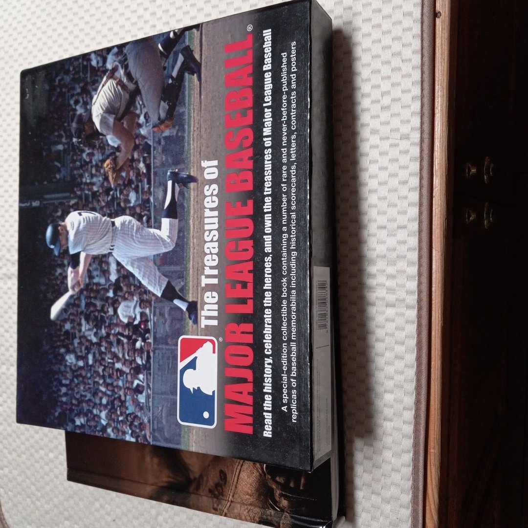 By Major League Baseball The Treasures of Major League Baseball [Hardcover]