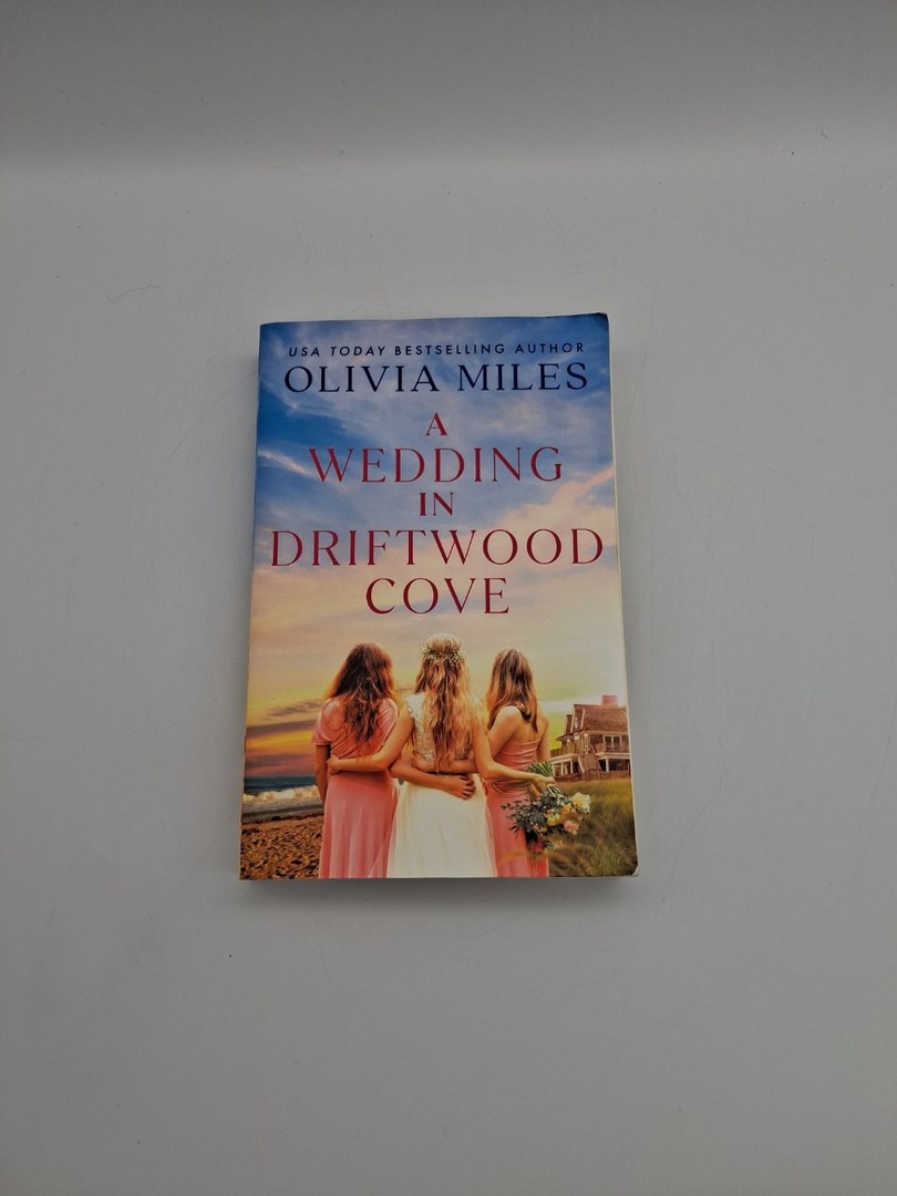 A Wedding in Driftwood Cove