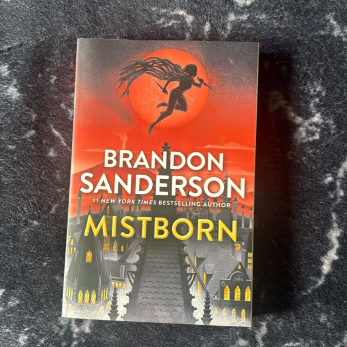 Mistborn by Brandon Sanderson, Paperback | Pangobooks