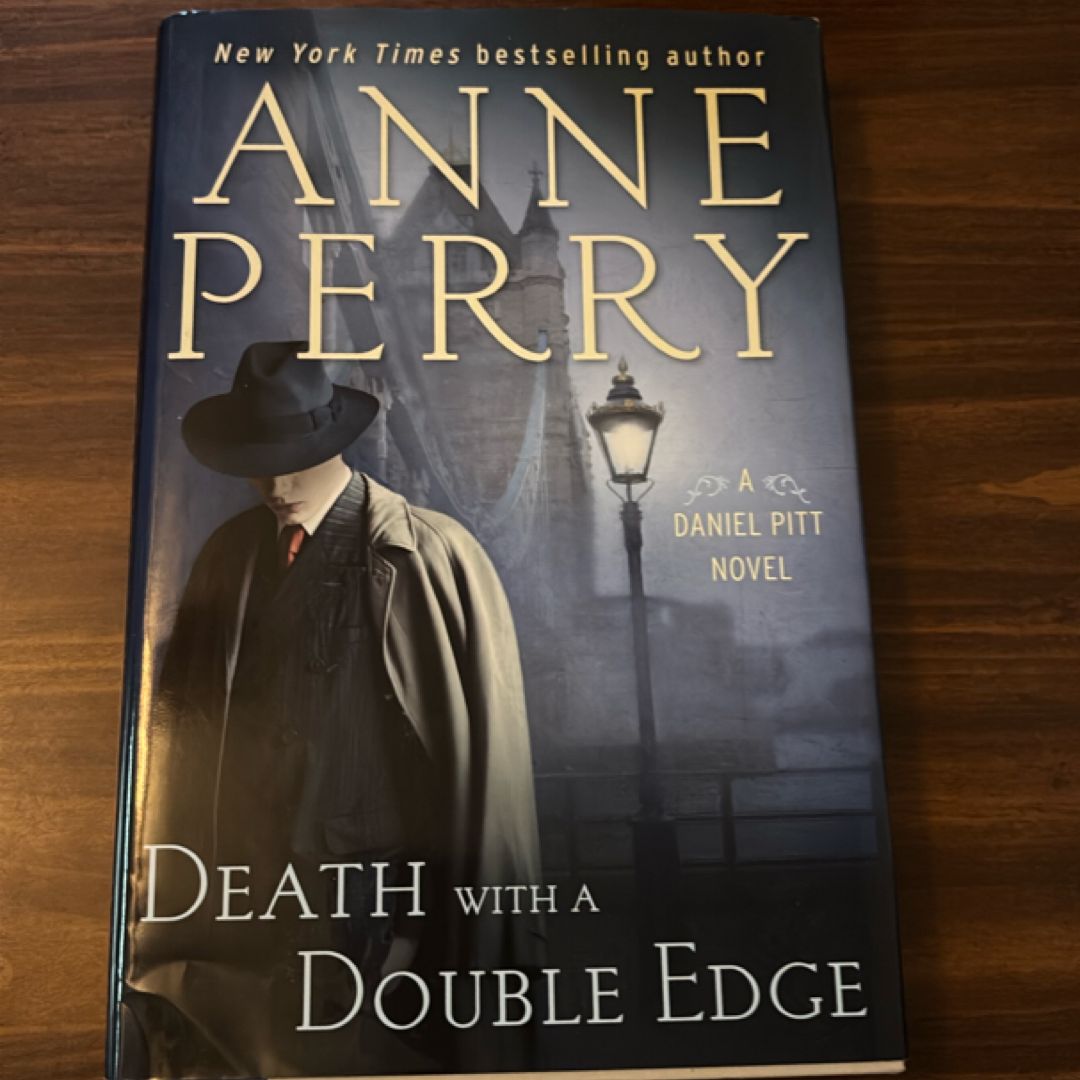 Death with a Double Edge (Daniel Pitt Mystery 4)