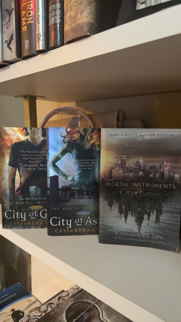 City of Glass City of Ashes Ciry of Bones BUNDLE