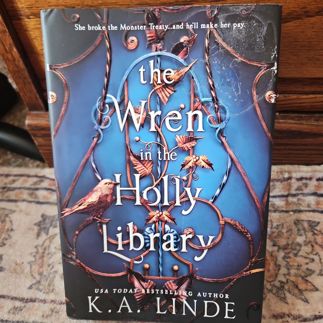 The Wren in the Holly Library (Deluxe Limited Edition)