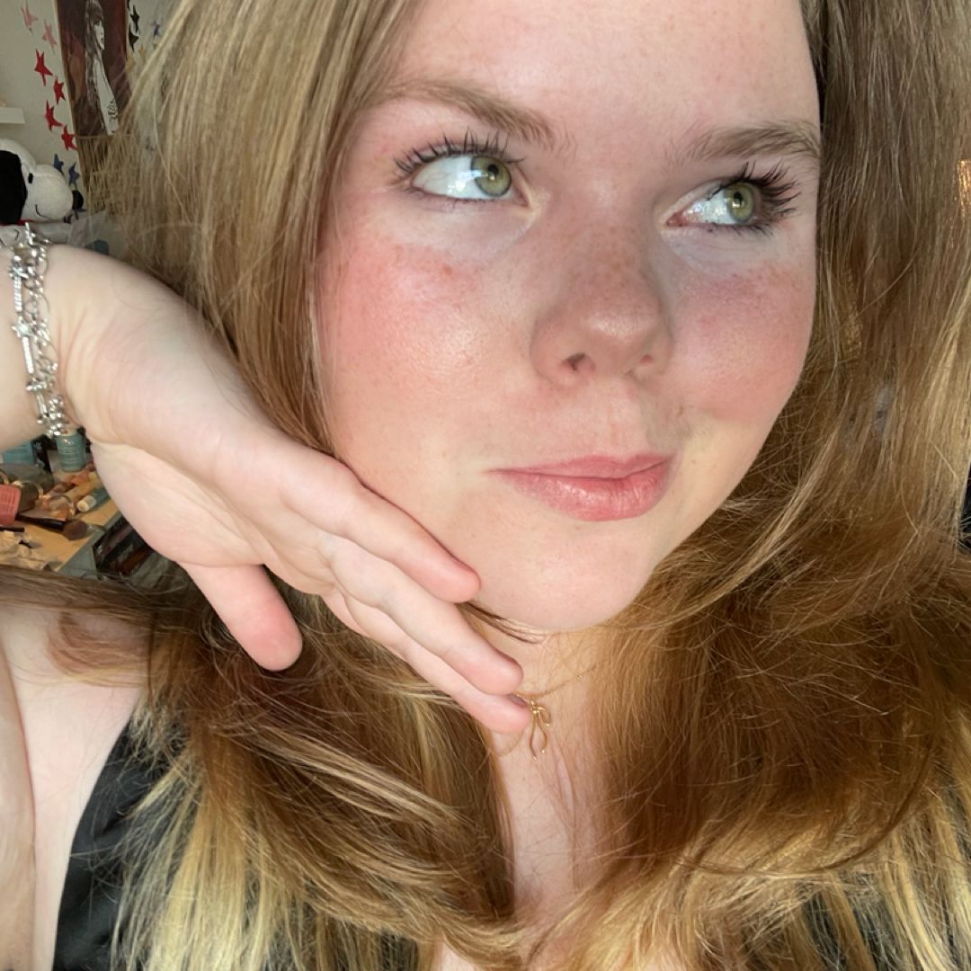 kayla | romance & fantasy