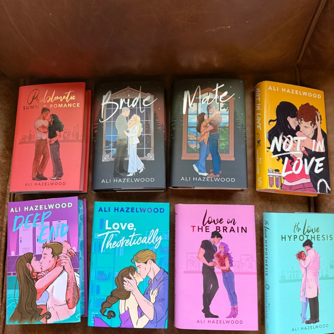 Ali Hazelwood Signed Illumicrate Afterlight Set