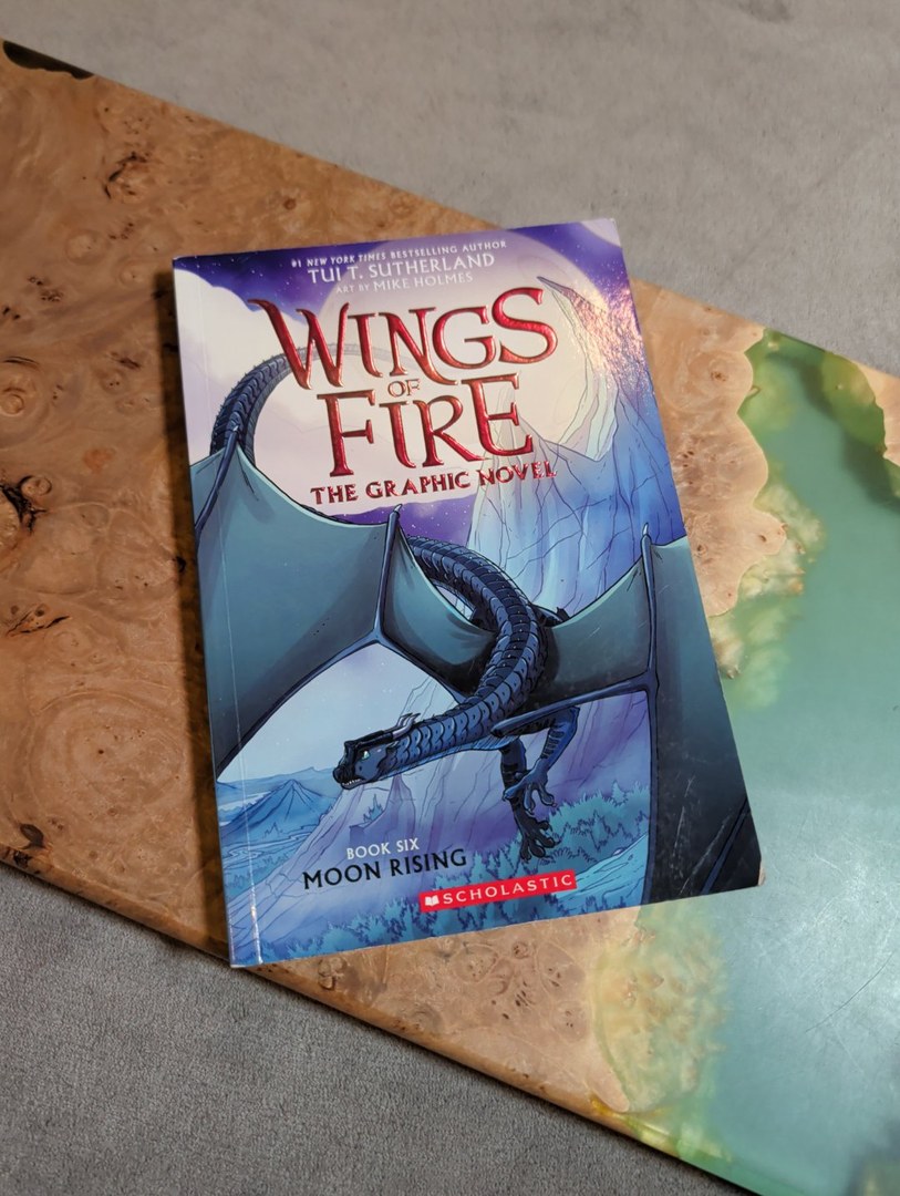 Moon Rising: a Graphic Novel (Wings of Fire Graphic Novel #6)