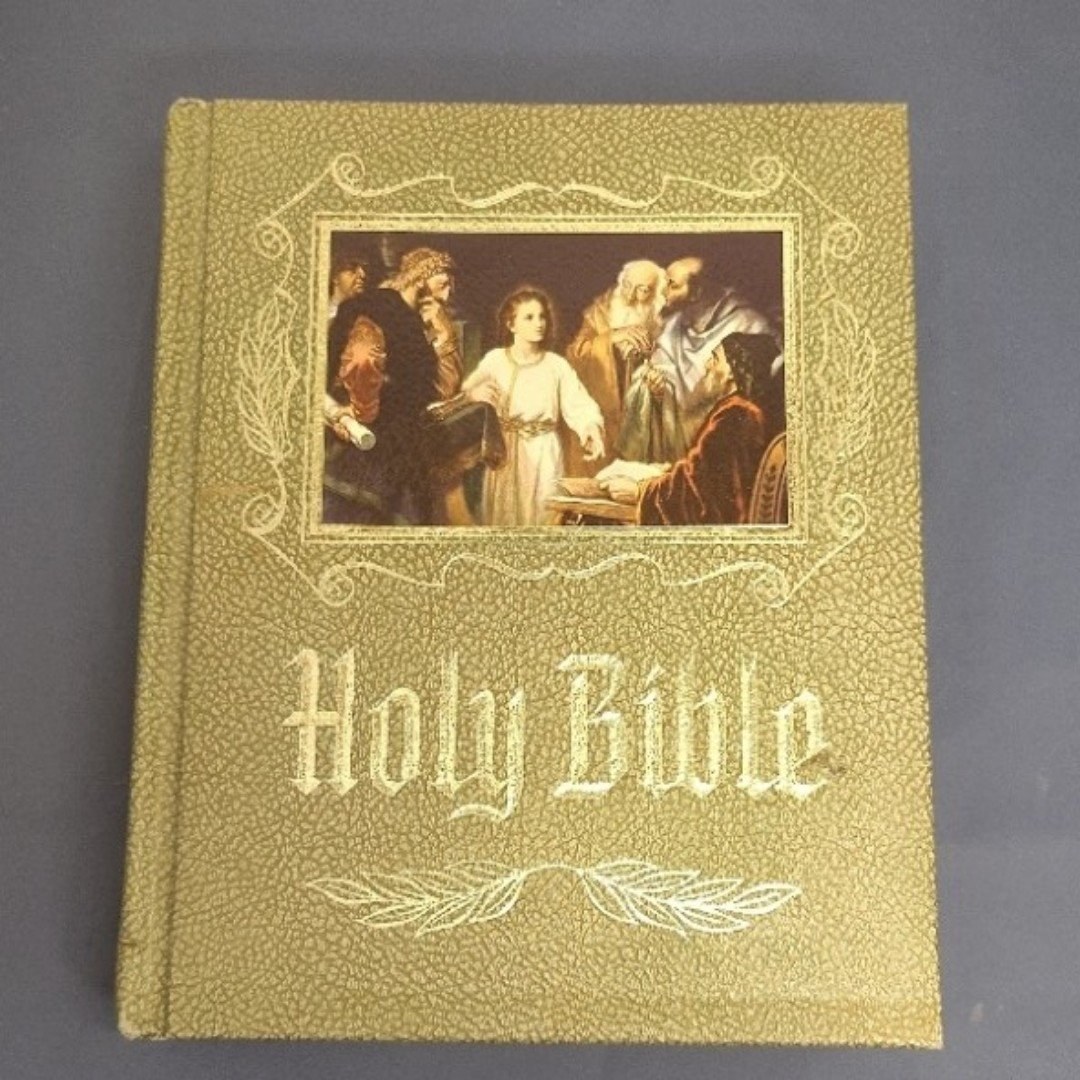 Vintage 1964 Heirloom Holy Bible KJV Red Letter Family Bible Gilt Edge HC