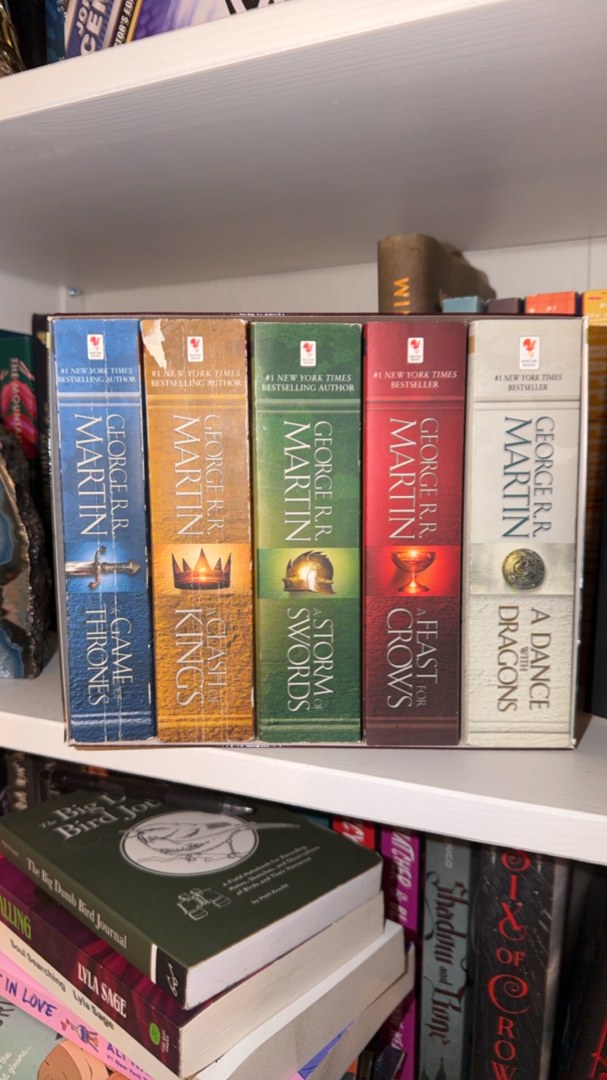 George R. R. Martin's a Game of Thrones 5-Book Boxed Set (Song of Ice and Fire Series)