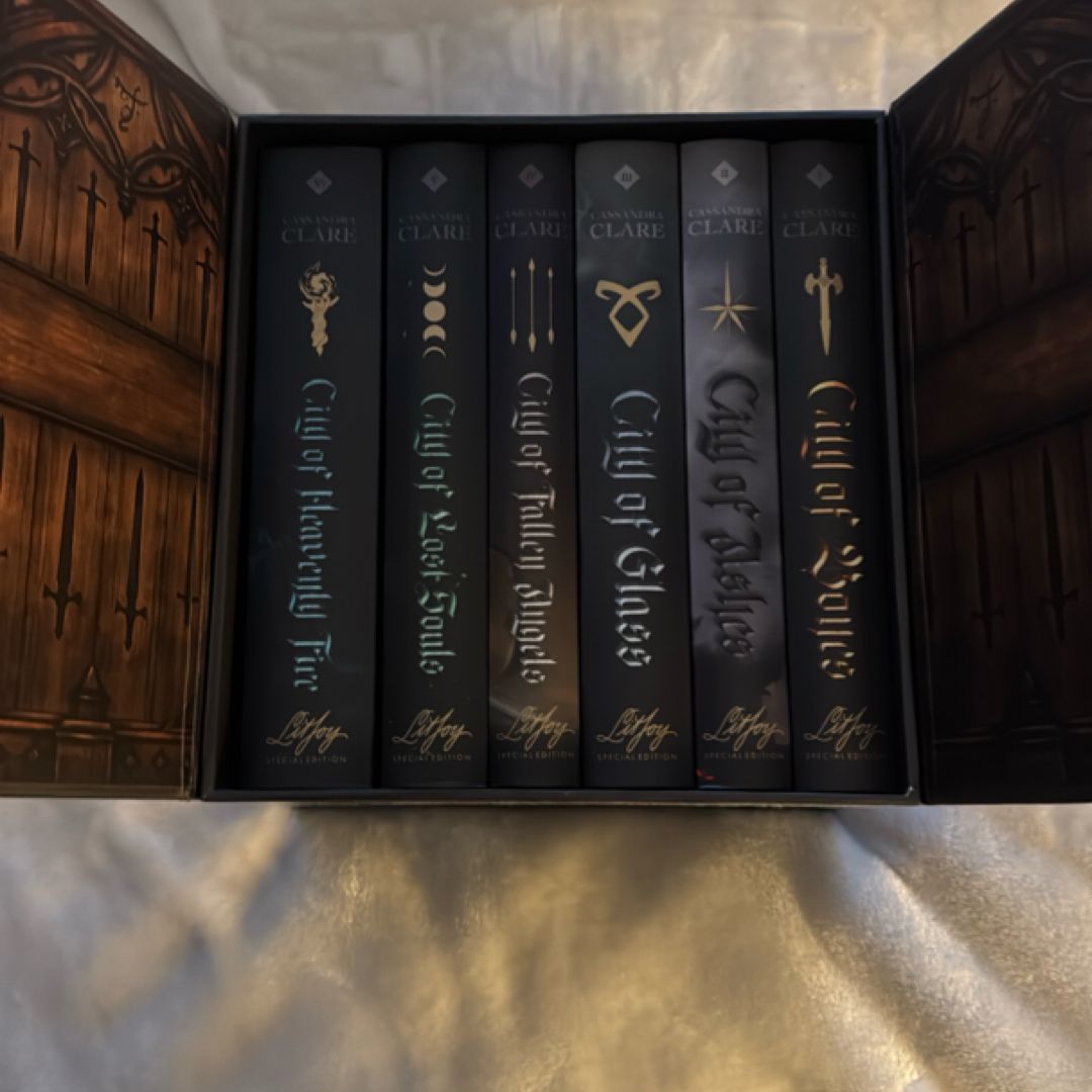 *SIGNED* Litjoy Special Edition Mortal Instruments Set