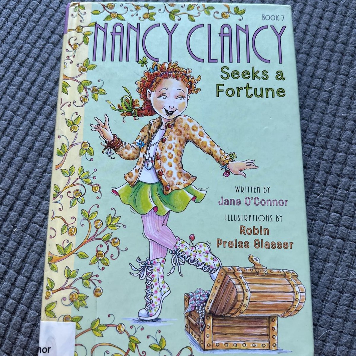 Fancy Nancy: Nancy Clancy Seeks a Fortune by Jane O'Connor