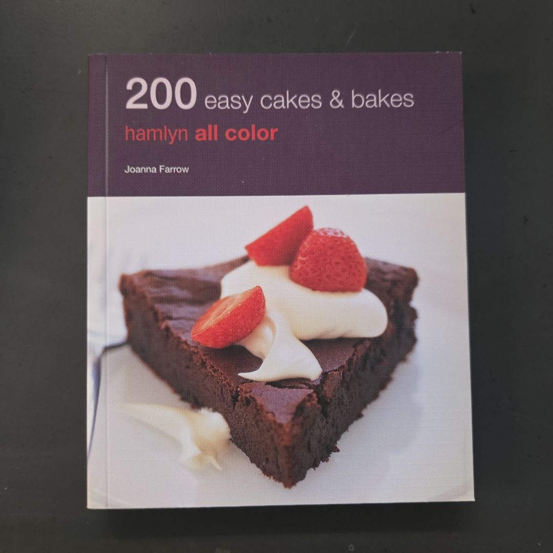 200 Easy Cakes and Bakes