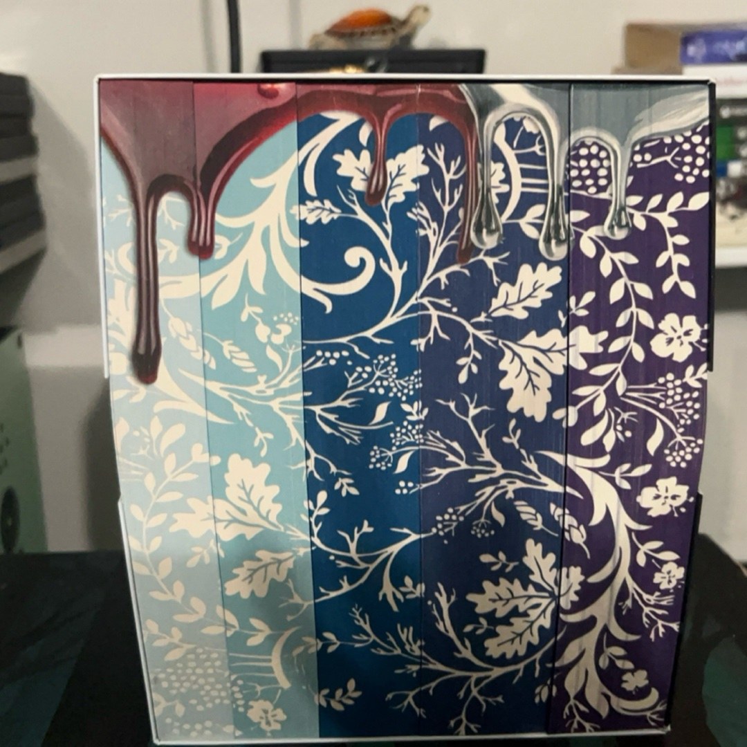 Red Queen 10th Anniversary Deluxe 5-Book Box Set with Stenciled Edges