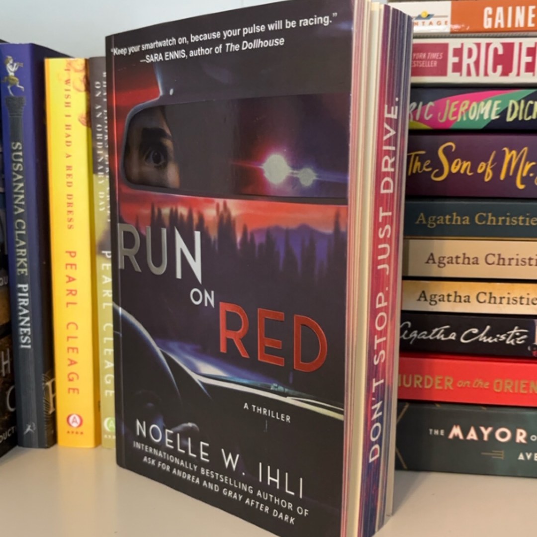 Run on Red: Deluxe Stenciled Edges