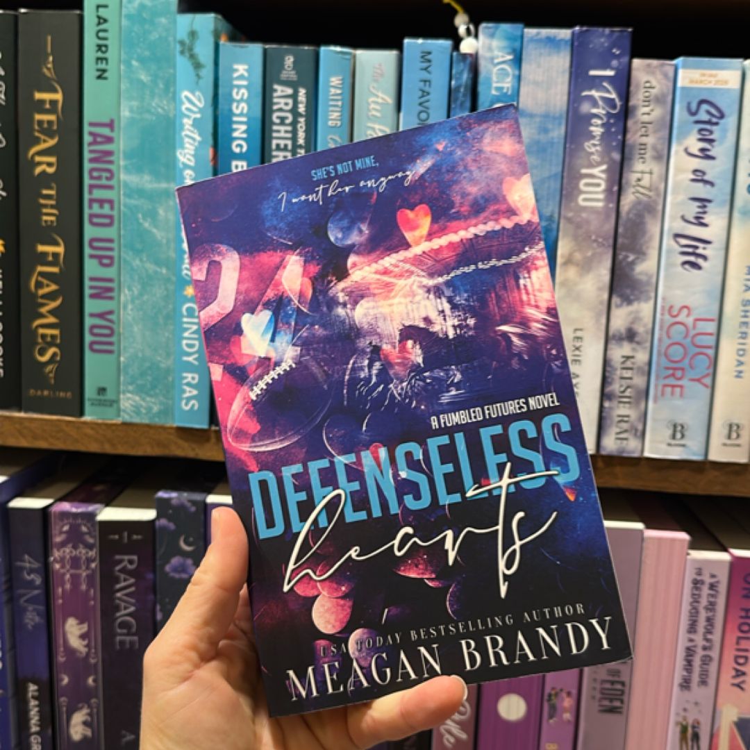 Defenseless Hearts : Alternate Cover Edition