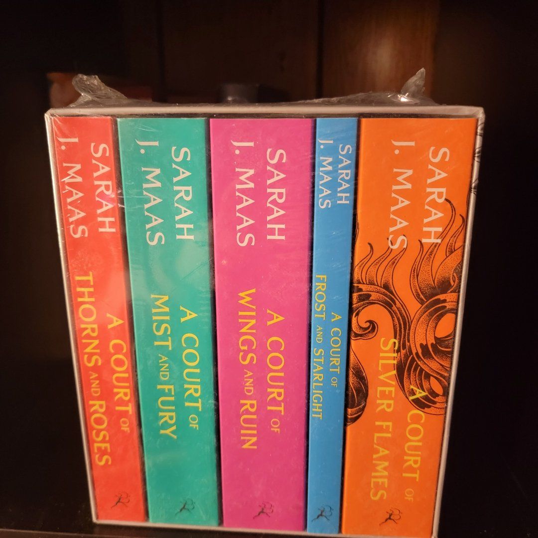 A Court of Thorns and Roses Box Set