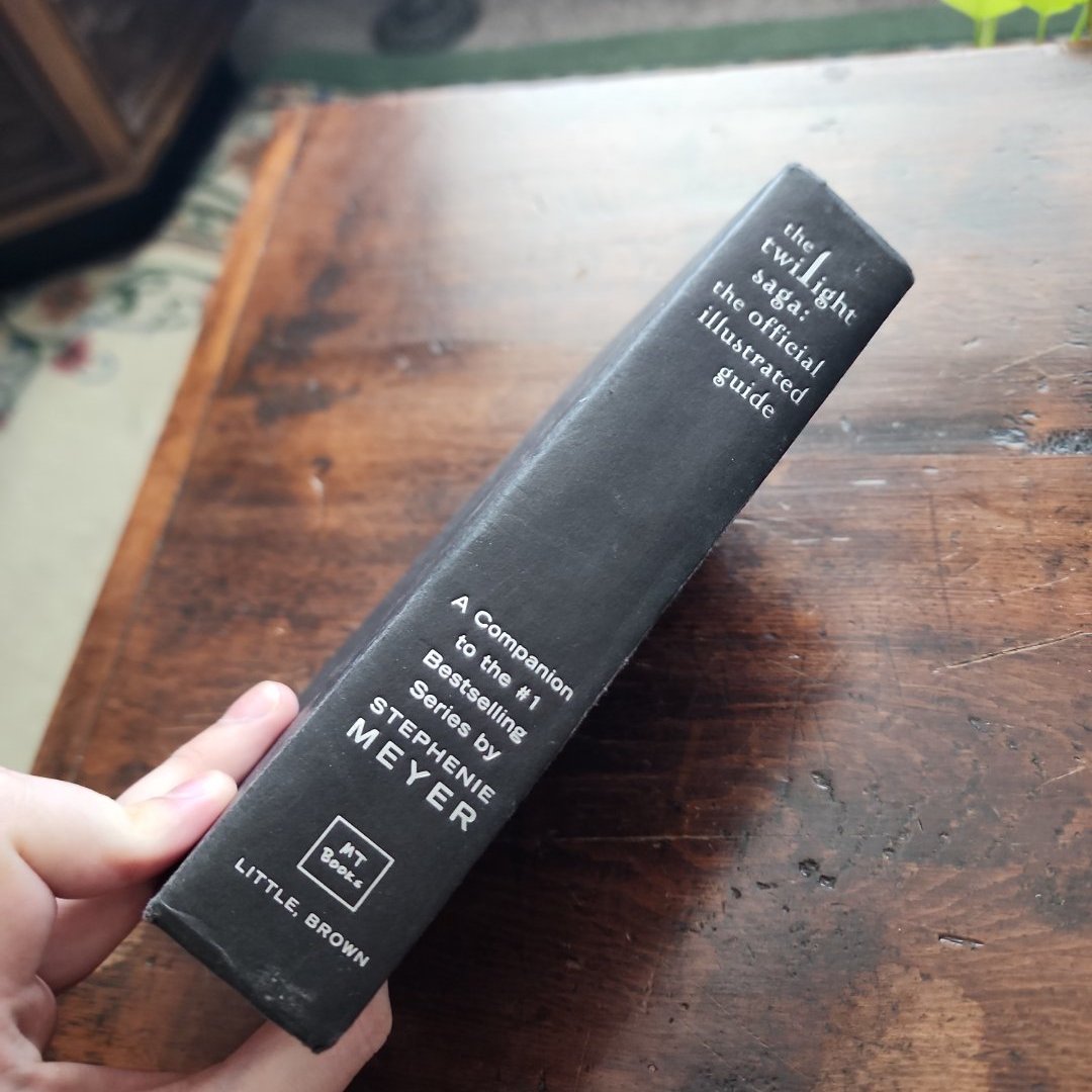The Twilight Saga: The Official Illustrated Guide