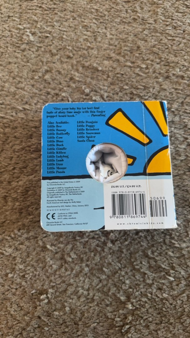 Little Polar Bear: Finger Puppet Book by Chronicle Books