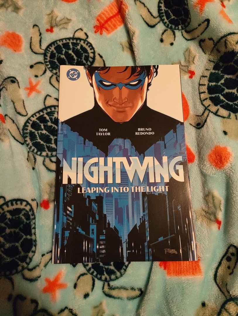 Nightwing Vol. 1: Leaping into the Light
