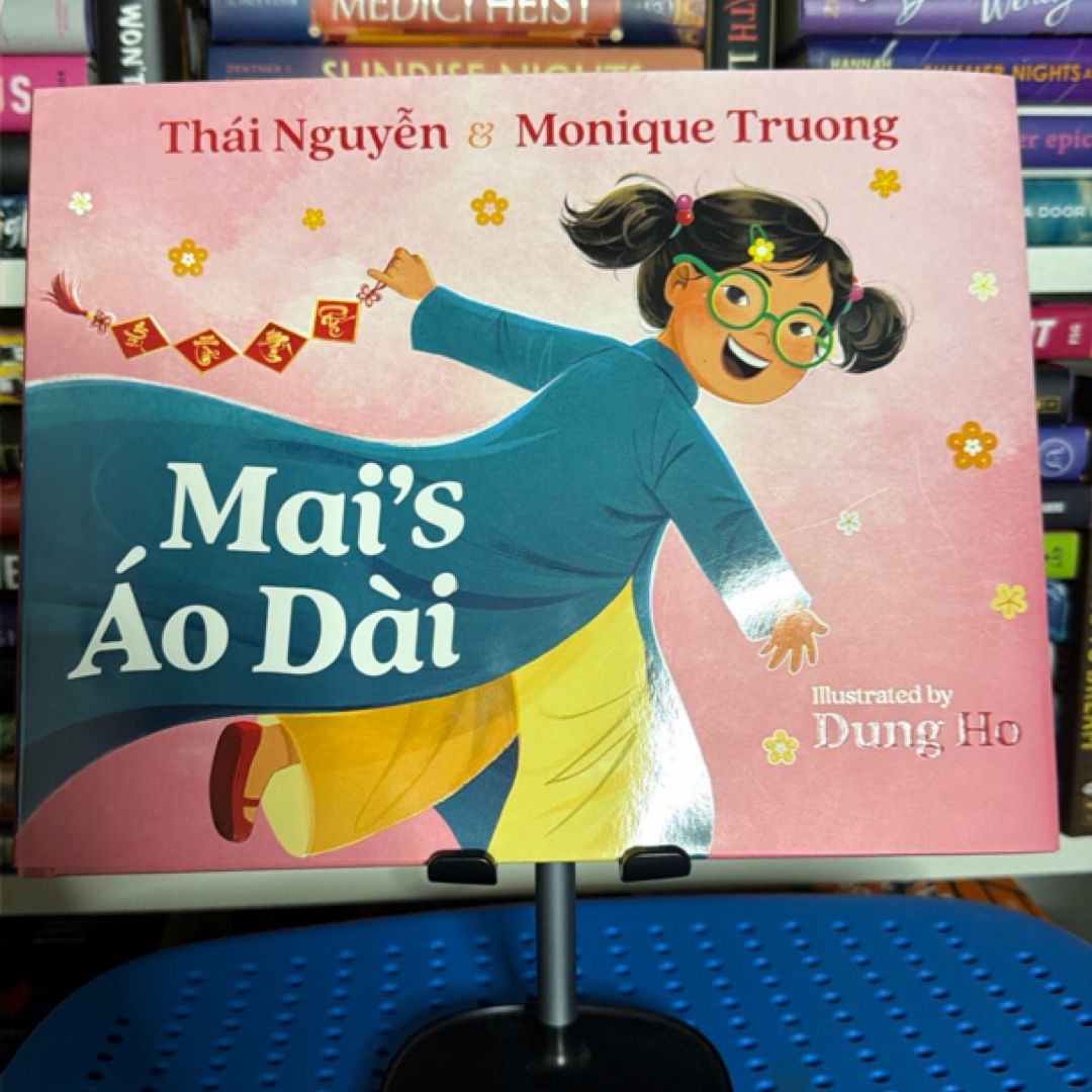 Mai's Áo Dài