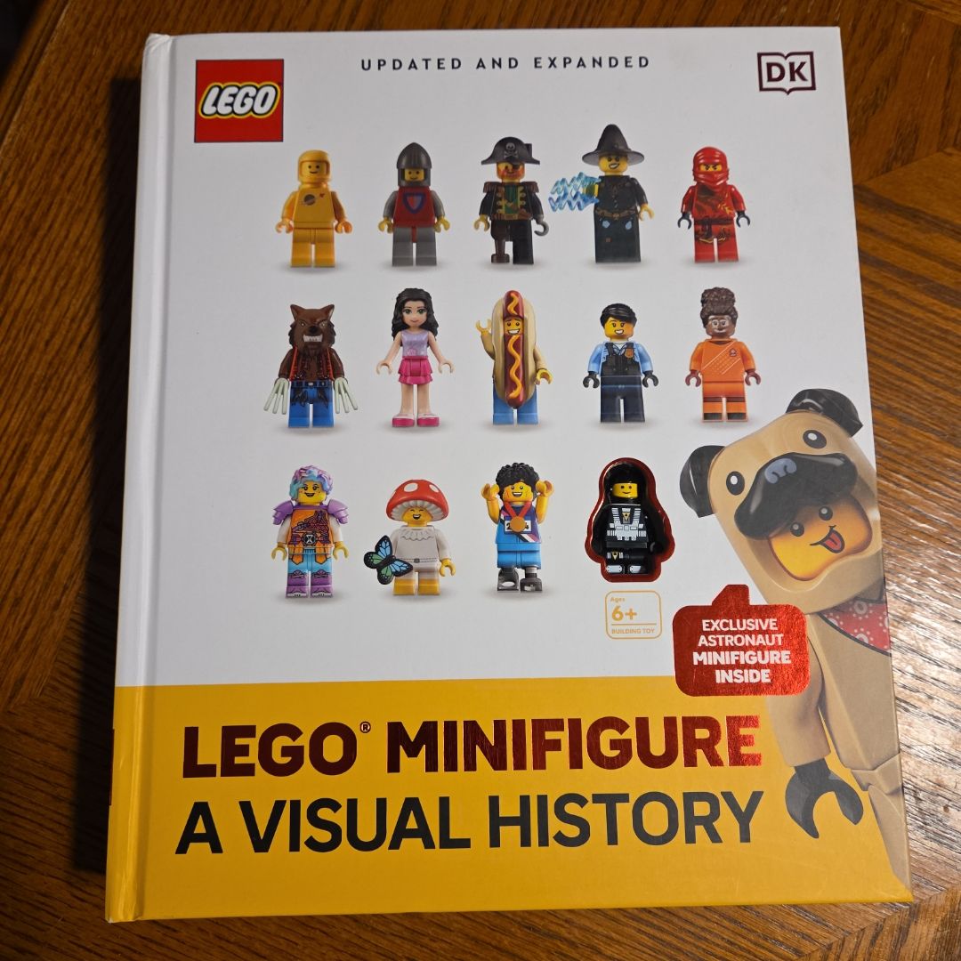 LEGO Minifigure A Visual History Updated and Expanded: With Exclusive LEGO Minifigure