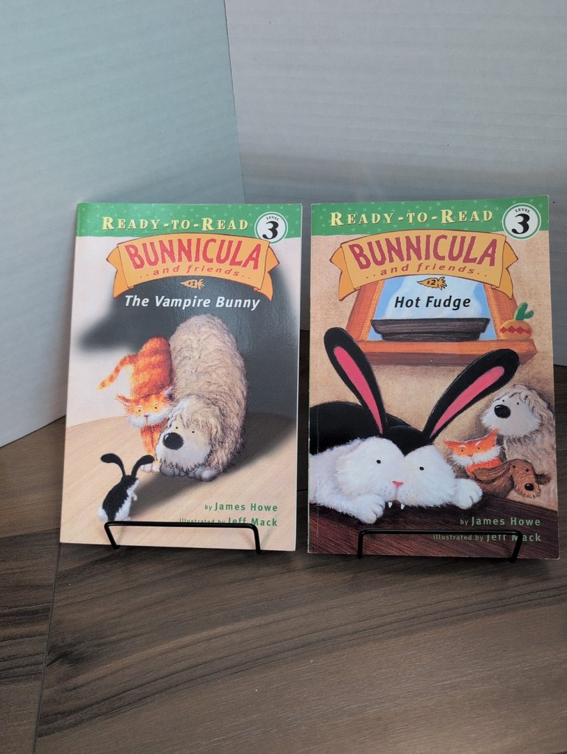 Bunnicula and Friends Ready to Read Level 3 Bundle, #1 the Vampire Bunny #2 Hot Fudge