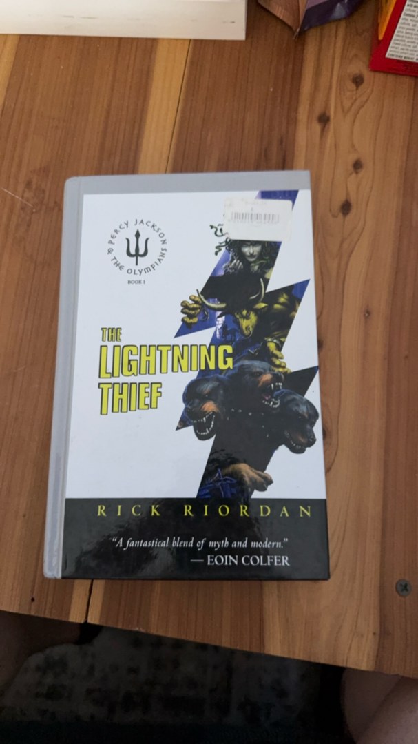 The Lightning Thief (Percy Jackson and the Olympians, Book One)