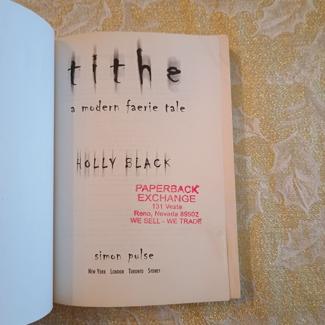 Tithe and Valiant by Holly Black, Paperback | Pangobooks
