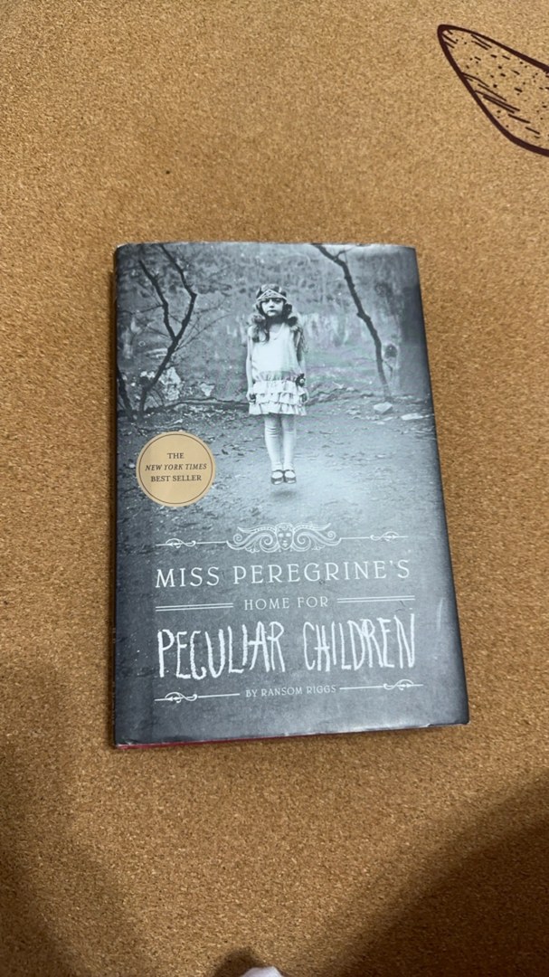 SIGNED! Hardcover Miss Peregrine's Home for Peculiar Children (Miss Peregrine's Peculiar Children) by Ransom Riggs