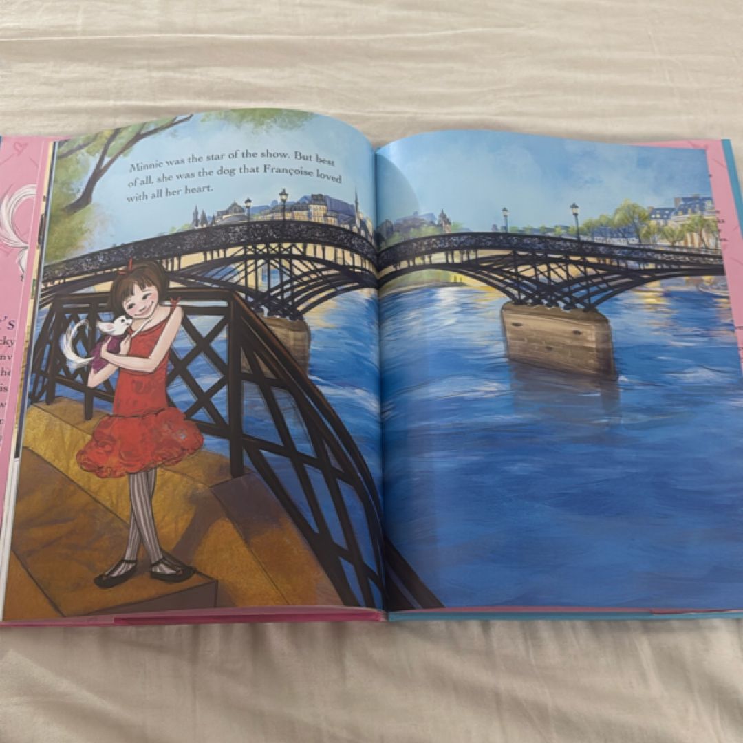 Pretty Minnie in Paris