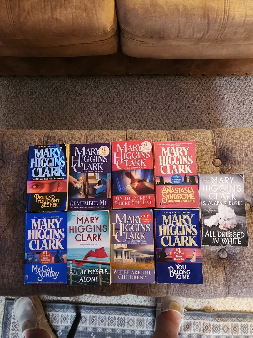 Mary Higgins Clark Lot of 9 Suspense Thriller Paperback Books Set #2