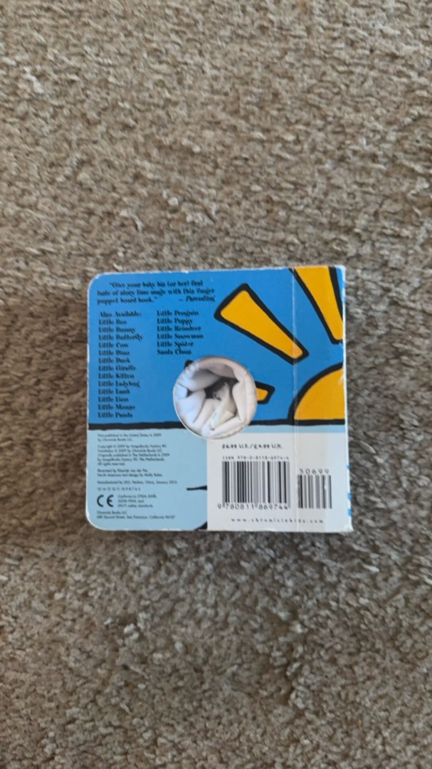 Little Polar Bear: Finger Puppet Book by Chronicle Books