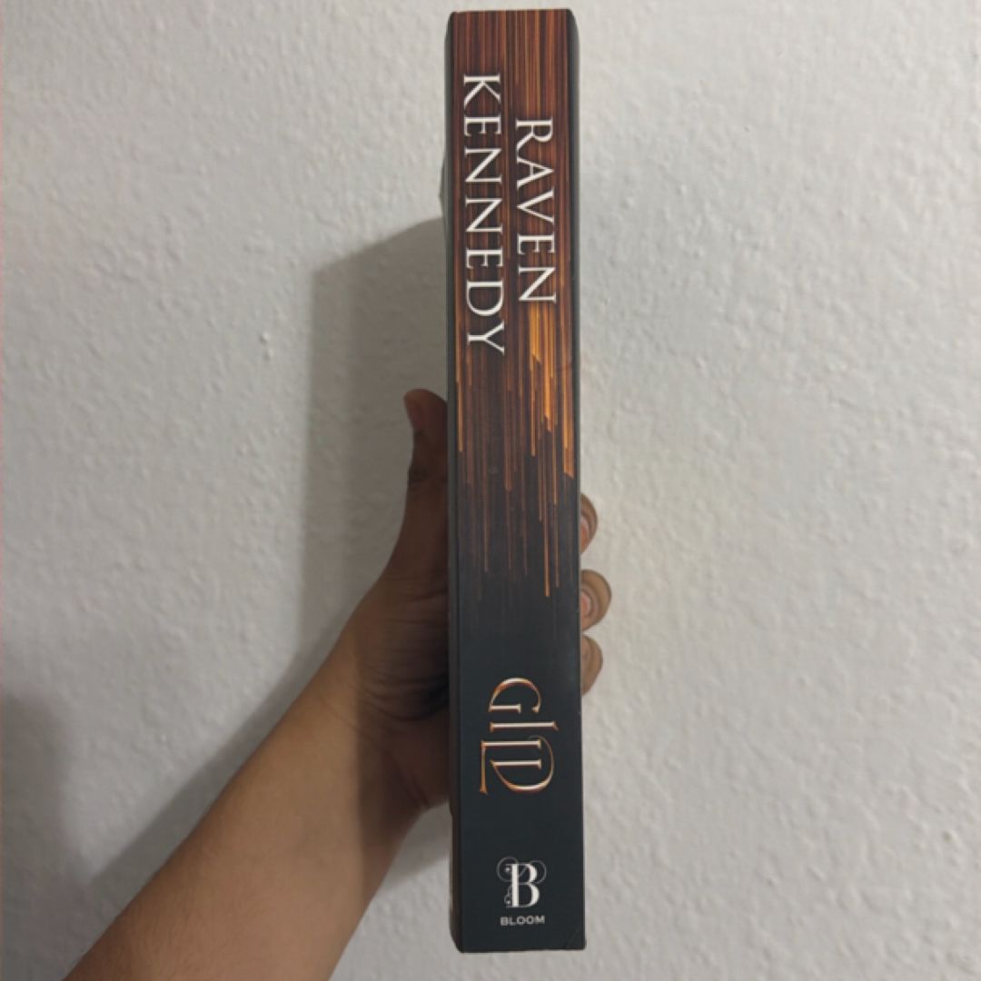 Gild by Raven Kennedy, Paperback | Pangobooks
