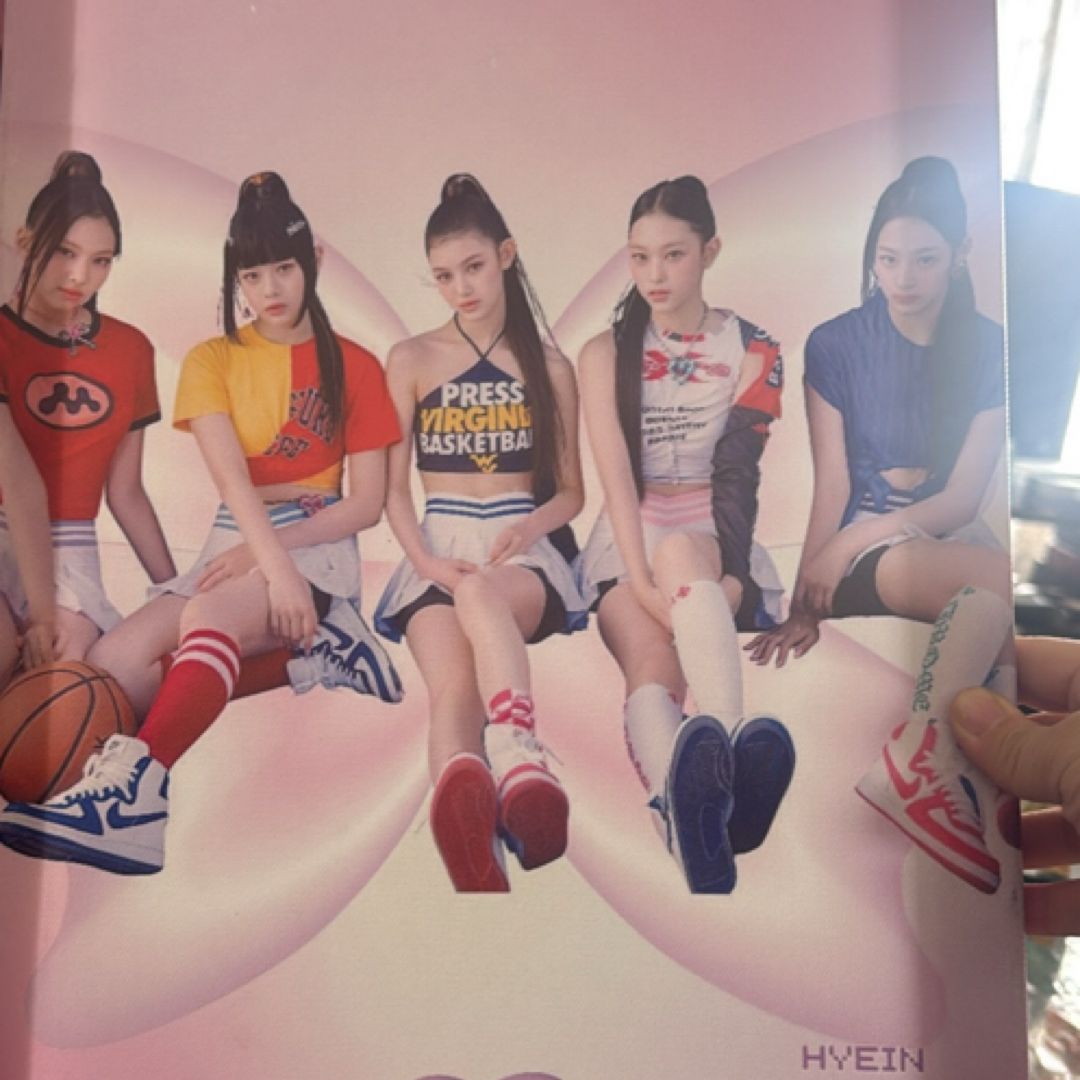 NewJeans poster board