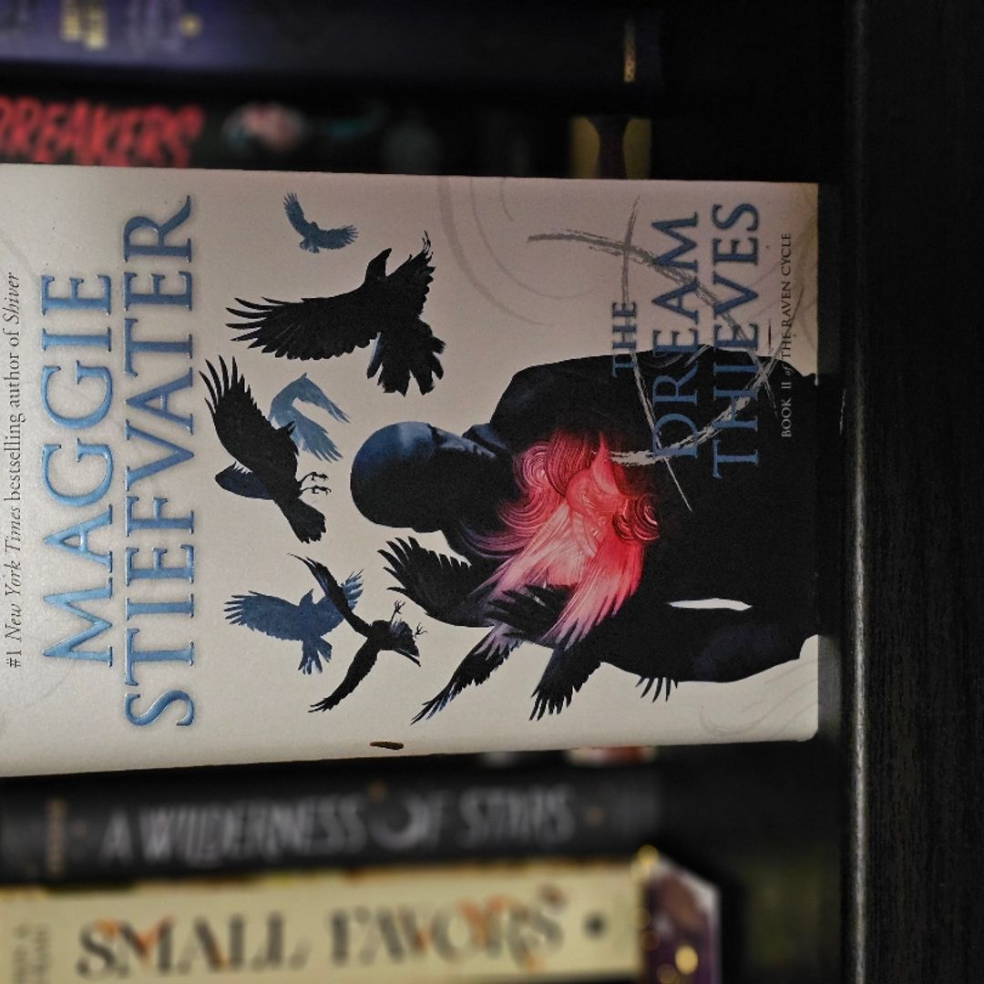 The Dream Thieves (The Raven Cycle, Book 2) By Maggie Stiefvater - VERY GOOD