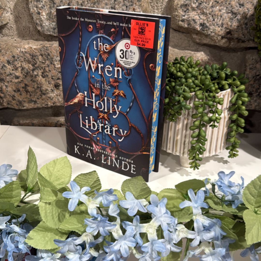 The Wren in the Holly Library (Deluxe Limited Edition)
