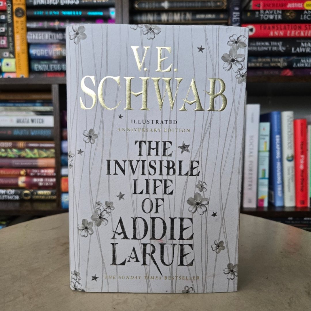 The Invisible Life of Addie Larue *UK Illustrated Anniversary Edition*