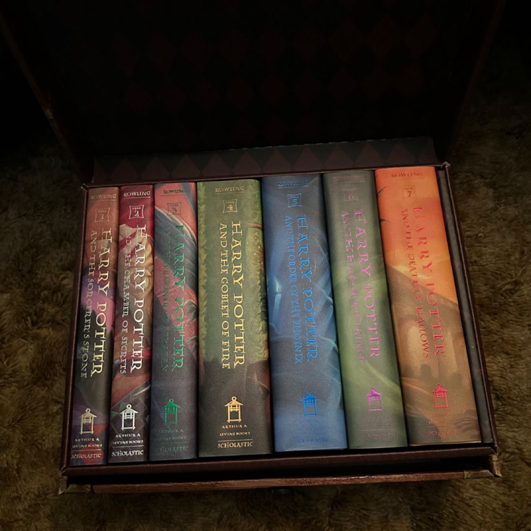 Harry Potter Hardcover Boxed Set: Books 1-7 (Trunk)